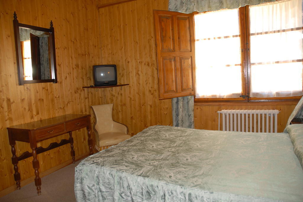 Hotel Europa Les Quarto foto